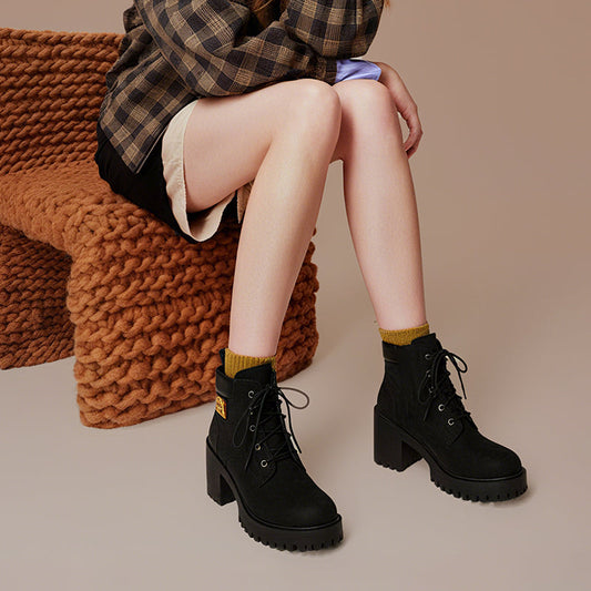 🔥【35-42】 👢✨2025 Neuheit für diesen Herbst: Stiefeletten mit dicken Absätzen und Keilabsätzen – Retro-Modell mit Schnürsenkeln für Damen✨