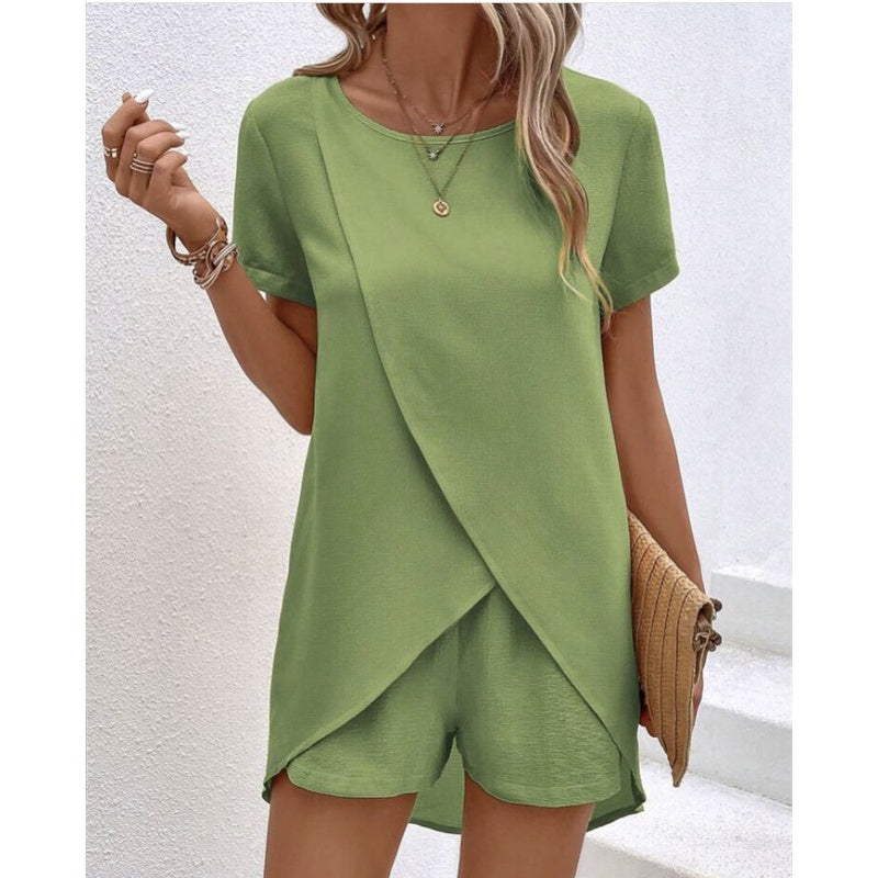 🌿✨ 50% rabatt 💥 Trendigt damset med topp & shorts 👗 enfärgat, lätt tyg & perfekt för svensk sommar ☀️