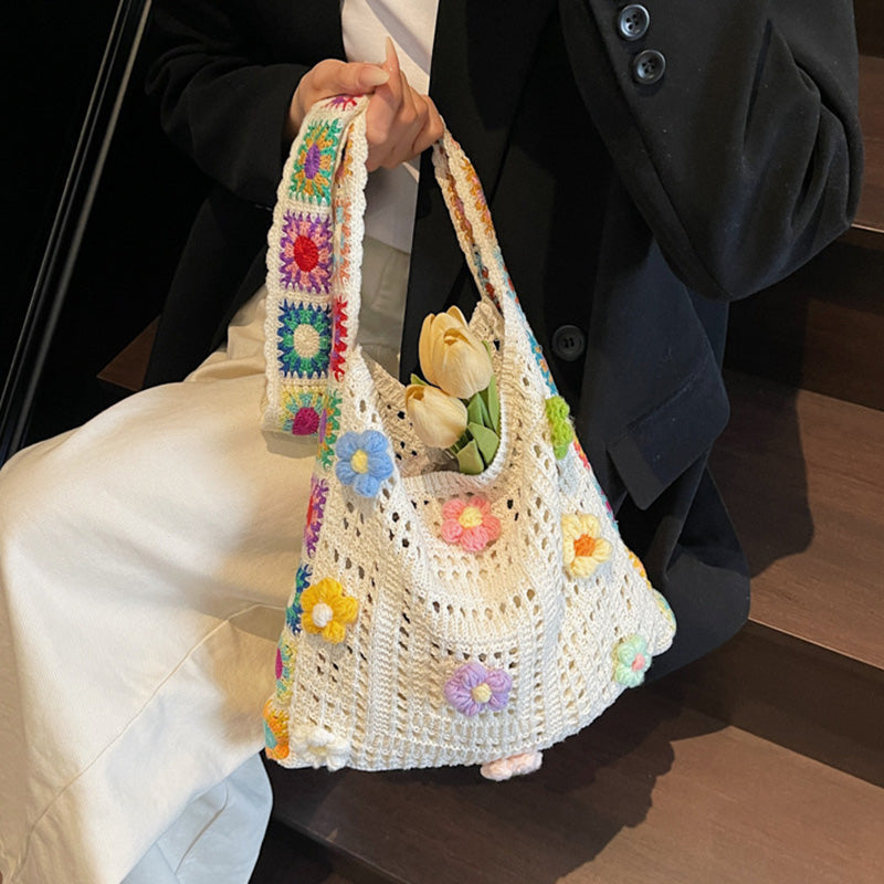🔥 50% RABATT 📢 Dam virkad etnisk axelväska 👜 blomsterdetaljer, rymlig & perfekt för vardag och sommarutflykter 🌸✨