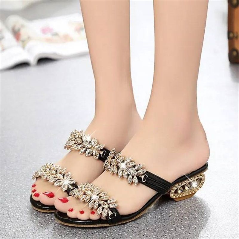 🔥 50% RABATT – SISTA DAGEN ⏰👡 Eleganta damsandaler med strass & metalldetaljer ✨ Bekväma, stilfulla & perfekta för sommaren ☀️