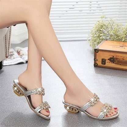 🔥 50% RABATT – SISTA DAGEN ⏰👡 Eleganta damsandaler med strass & metalldetaljer ✨ Bekväma, stilfulla & perfekta för sommaren ☀️