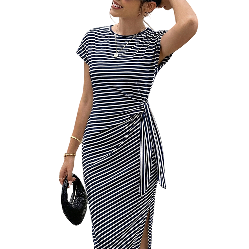💥 50% rabatt 👗✨ Randig midiklänning med justerbar sidoknytning – luftig, stilren & perfekt för sommaren 🌿