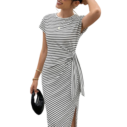 💥 50% rabatt 👗✨ Randig midiklänning med justerbar sidoknytning – luftig, stilren & perfekt för sommaren 🌿