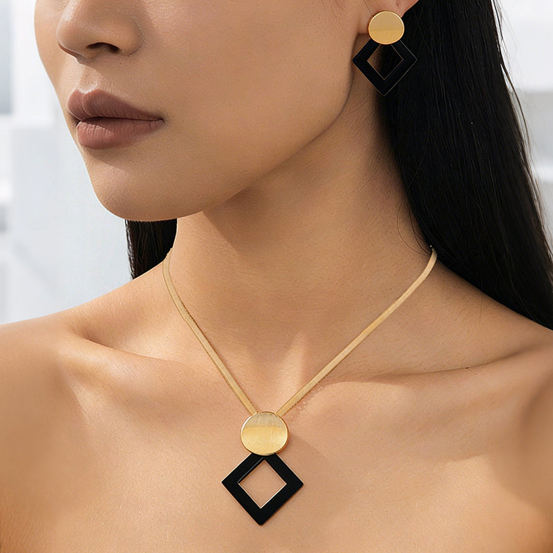 🔥 50% RABATT 💎 Set med halsband och örhängen i modern chic-stil ✨ Elegant, tidlöst & perfekt för både vardag och fest 🌿