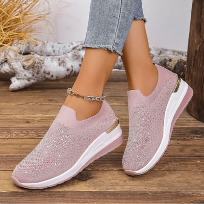 🔥 HALVA PRISET 👟✨ Slip-on sneakers med strassdetaljer 💎 Lätta, stilfulla & bekväma hela dagen 🌸