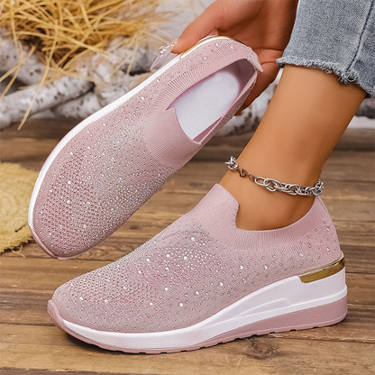 🔥 HALVA PRISET 👟✨ Slip-on sneakers med strassdetaljer 💎 Lätta, stilfulla & bekväma hela dagen 🌸