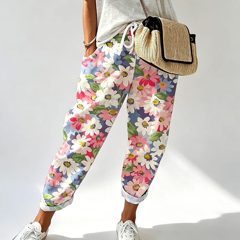 🔥 SOMMARDEAL – 50% RABATT 🌸 Damen byxor med floral design 🌿 Justerbar midja, bekväm passform & naturlig elegans ✨