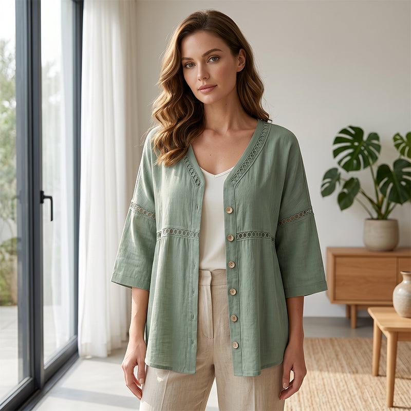💥50% RABATT！👕🌸 V-ringad spetsblus med knappar – på sommarens favorittopp✨
