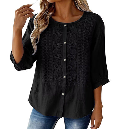 🔥 50% RABATT 👕🌸 Broderad bomulls- & linneblus ✨ Lätt, luftig och elegant – perfekt för sommarens alla tillfällen 🌿