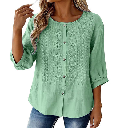 🔥 50% RABATT 👕🌸 Broderad bomulls- & linneblus ✨ Lätt, luftig och elegant – perfekt för sommarens alla tillfällen 🌿
