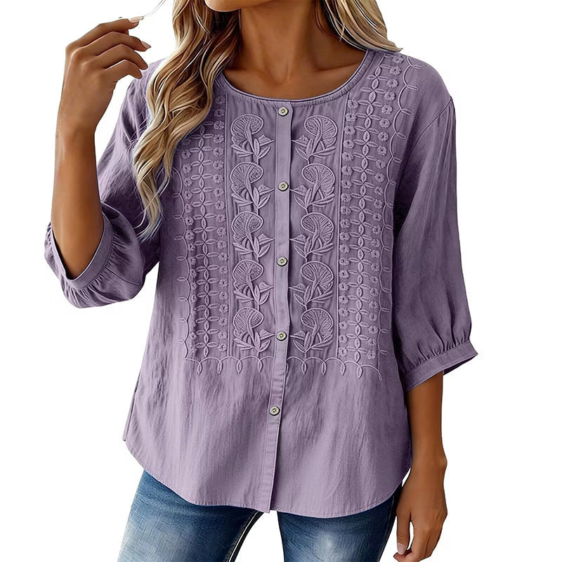 🔥 50% RABATT 👕🌸 Broderad bomulls- & linneblus ✨ Lätt, luftig och elegant – perfekt för sommarens alla tillfällen 🌿