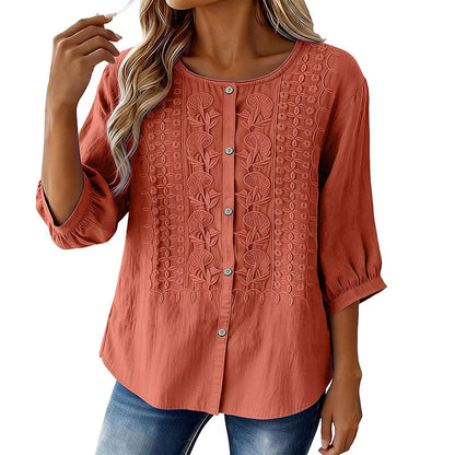🔥 50% RABATT 👕🌸 Broderad bomulls- & linneblus ✨ Lätt, luftig och elegant – perfekt för sommarens alla tillfällen 🌿