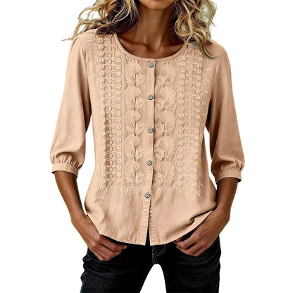 🔥 50% RABATT 👕🌸 Broderad bomulls- & linneblus ✨ Lätt, luftig och elegant – perfekt för sommarens alla tillfällen 🌿