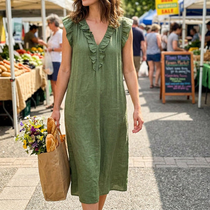 🔥 50% RABATT 👗 Vårig ärmlös klänning med V-ringning och volanger 🌸 Lätt, luftigt & bekvämt – perfekt för sommardagar, strand och brunch 💃✨