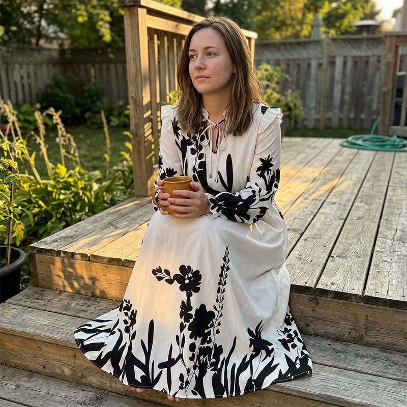 🔥 50% RABATT 👗 Blommig maxiklänning med V-ringning 🌸 Luftig elegans, smickrande passform & perfekt för sommarens alla tillfällen ✨