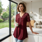 🌹Top da donna a maniche corte con scollo a V e inserti in pizzo– Stile Femminile e Raffinato per Ogni Occasione✨
