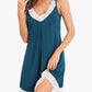 Camicia da notte elegante con scollo a V e pizzo