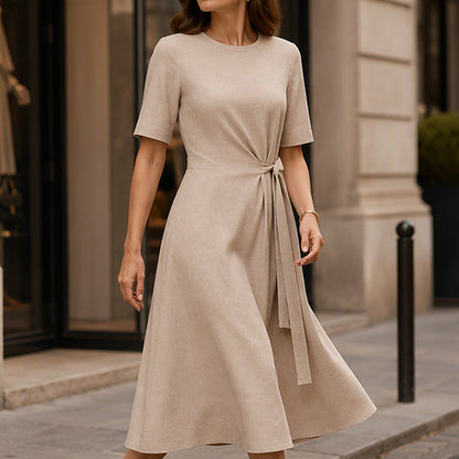 Abito midi elegante da donna con laccetto in vita regolabile